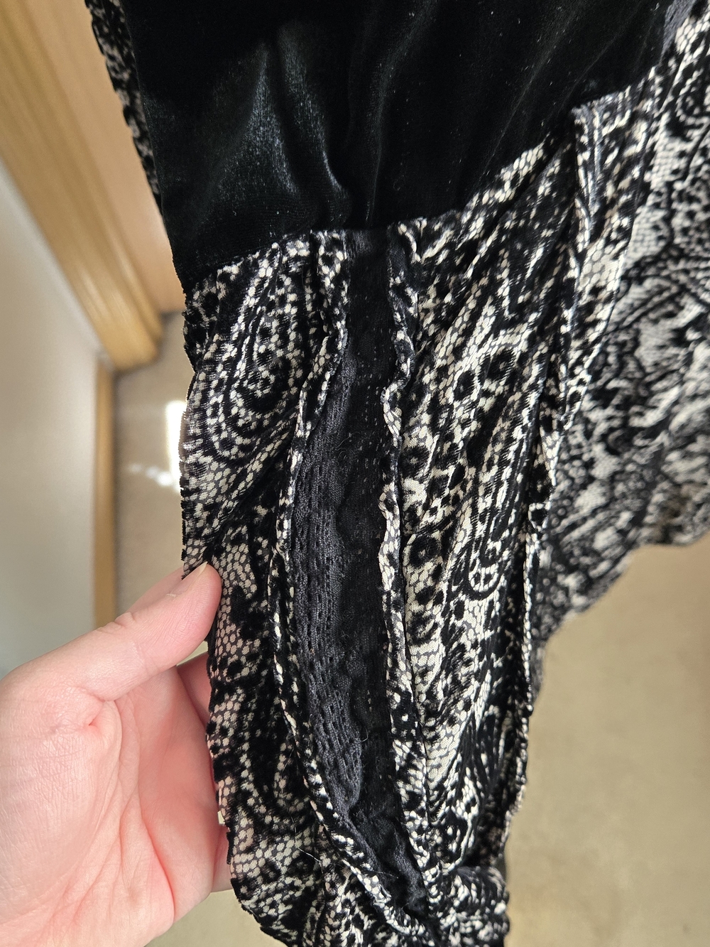 Sundance Silk Blend Black and Grey Velvet Paisley Burnout Blouse - Picture 6 of 11